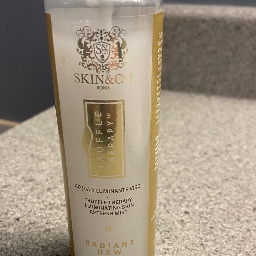 Skin & Co Truffle Therapy Radiant Dew Mist - Gold & White